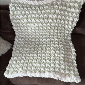 Chunky Knit Blanket in Green and White